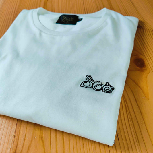 T-Shirt aus Bio-Baumwolle | Stickerei | Weiß | Unisex | Secrets of Ouanalao